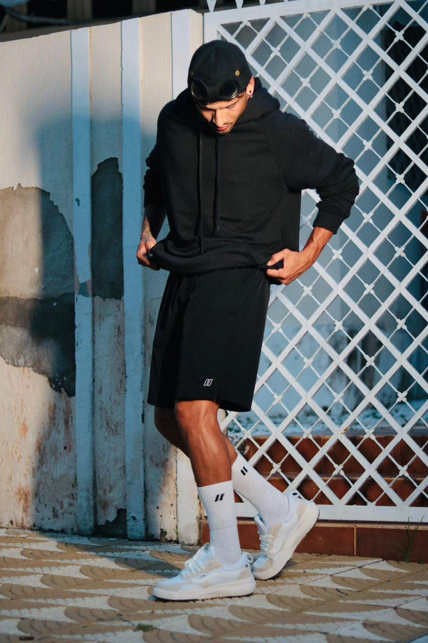 Lookbook 01 — bloco preto golden hour