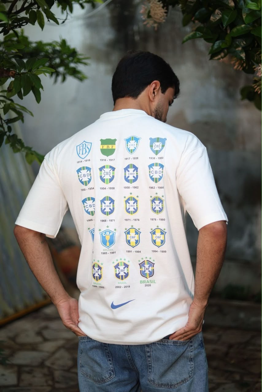 Camiseta Off-white CBF History